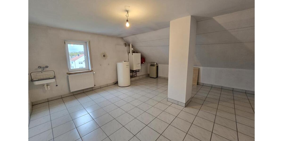 Maisonettenwohnung Raunheim - 5 Zimmer, 159 m&sup2;, 1.800&euro; | Angebot:26060130
