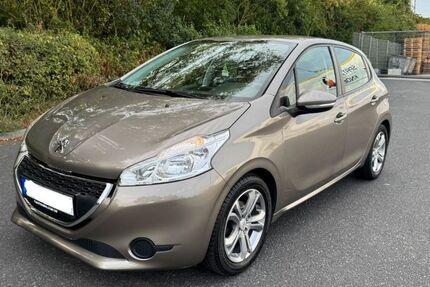 Peugeot 208 139.500 km 7.250 &euro; Rüsselsheim 65428