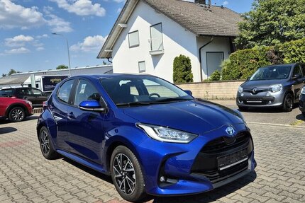 Toyota Yaris Hybrid Team D, Navi,Kamera, SmartDevice, Kli 73.500 km 16.890 &euro; Rodgau 63110