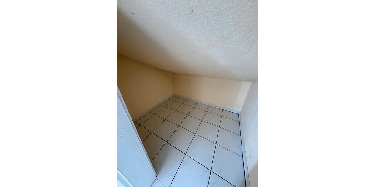 Dachgeschoßwohnung Offenbach am Main Bieberer Berg - 2 Zimmer, 50 m&sup2;, 950&euro; | Angebot:25423872