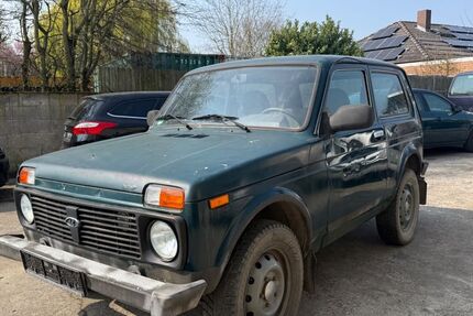 Lada Niva 111.300 km 1.750 &euro; Gernsheim 64579