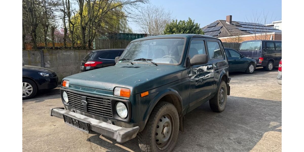 Lada Niva 111.300 km 1.750 &euro; Gernsheim 64579