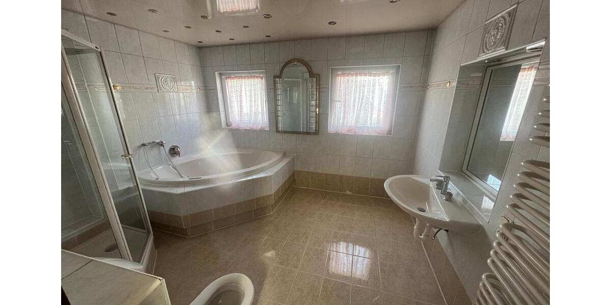 Mehrfamilienhaus, Wohnhaus Trebur - 13 Zimmer, 320 m&sup2;, 700.000&euro; | Angebot:27233677