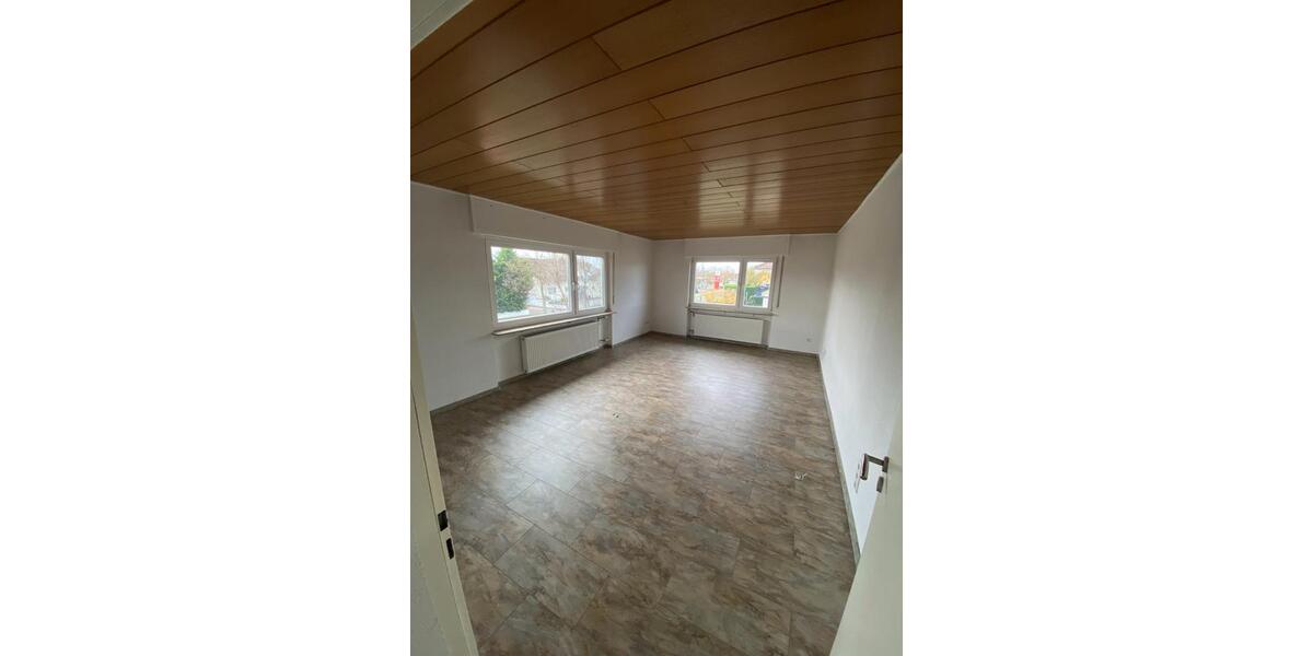 Etagenwohnung Eich - 3 Zimmer, 125 m&sup2;, 1.050&euro; | Angebot:26392480