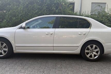 Skoda Superb 271.000 km 6.490 &euro; Frankfurt am Main 60389