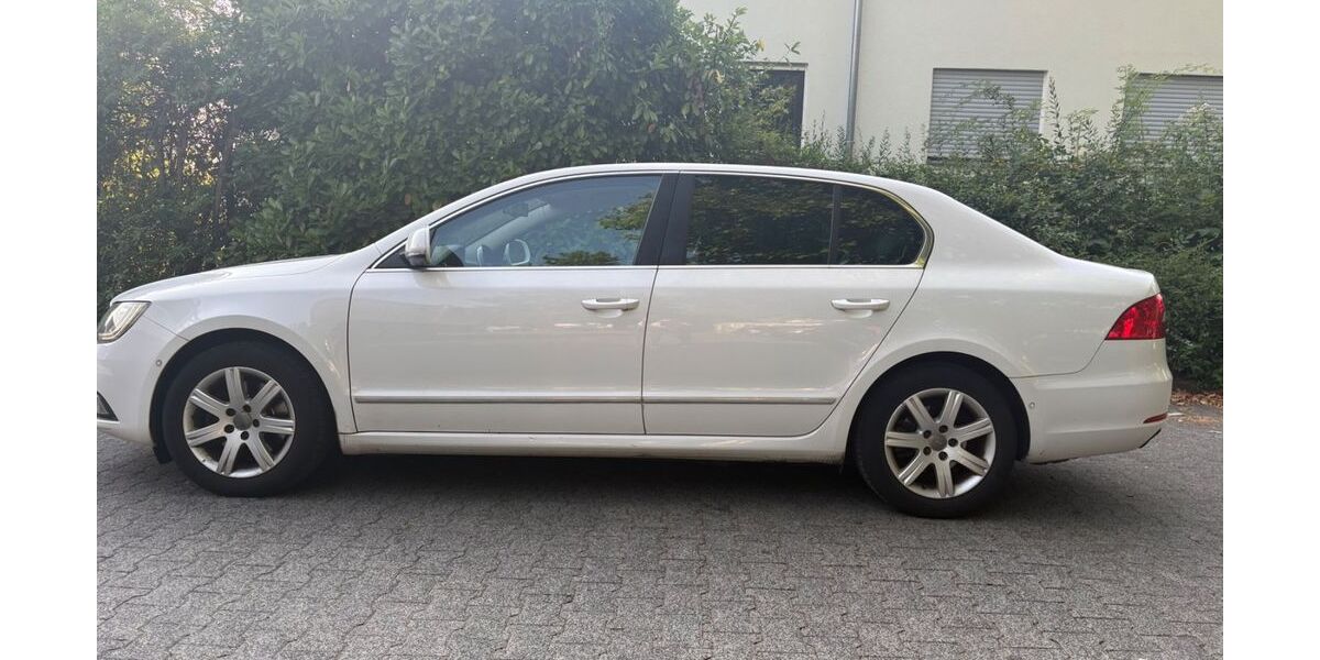 Skoda Superb 271.000 km 6.490 &euro; Frankfurt am Main 60389