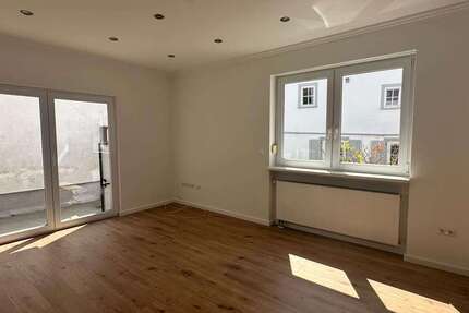 Wohnung zum Mieten in Hochheim am Main 1.100 € 100 m²