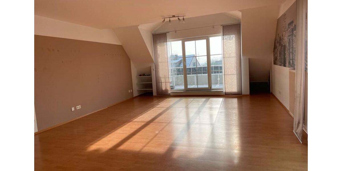 Dachgeschoßwohnung Hofheim am Taunus - 3 Zimmer, 89 m&sup2;, 370.000&euro; | Angebot:24779518