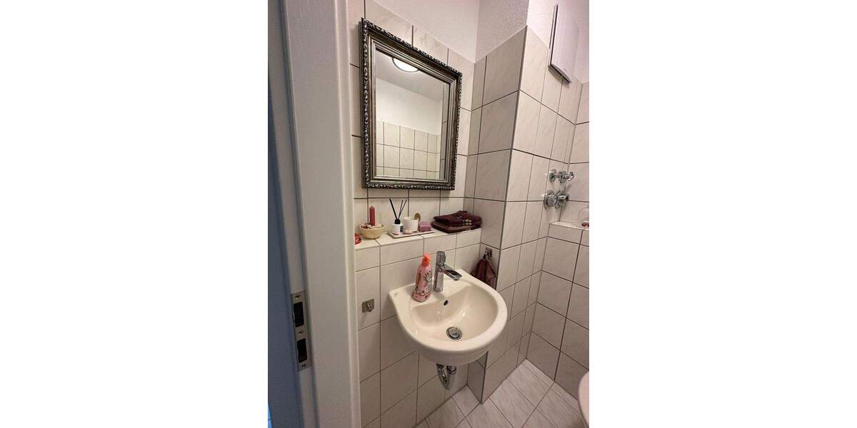 Attraktive 4 ZKB Wohnung mit Gäste WC und Tiefgarage - provisionsfrei 4 zimmer