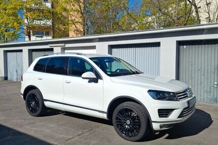 VW Touareg 239.000 km 14.900 &euro; Kelsterbach 65451