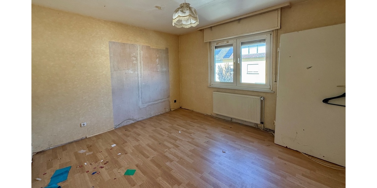 Doppelhaushälfte mit zwei Wohneinheiten und großem Grundstück in Dreieich-Sprendlingen - Doppelhaushälfte Dreieich | Angebot:27053365