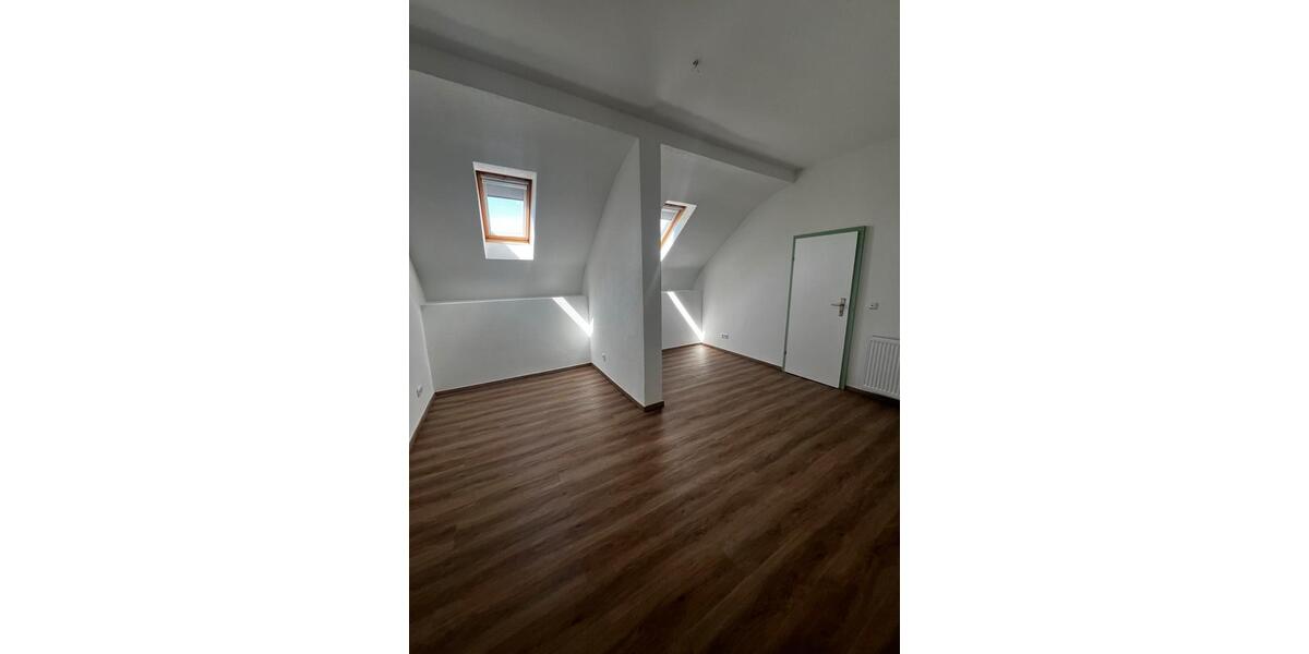 Einfamilienhaus Münster (Hessen) - 10 Zimmer, 195 m&sup2;, 2.425&euro; | Angebot:21530701
