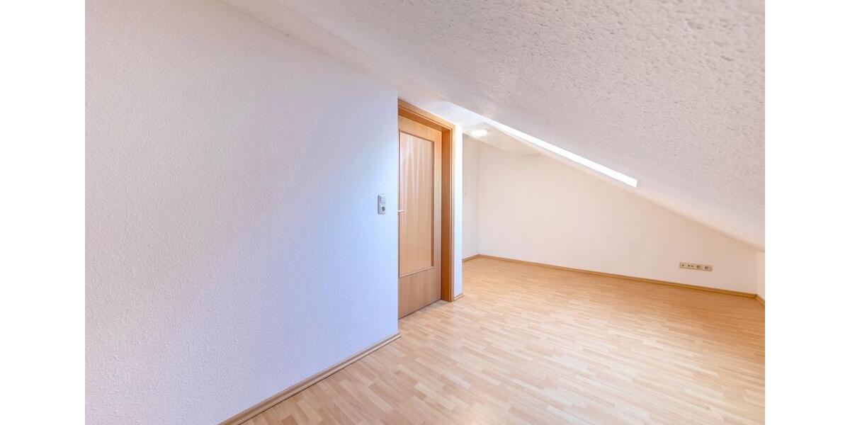 Reihenhaus Harxheim - 5 Zimmer, 141 m&sup2;, 2.000&euro; | Angebot:26364653