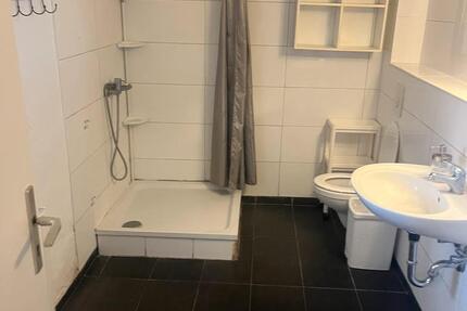 Zwei Häuser mit 4 Wohnungen prov frei zimmer