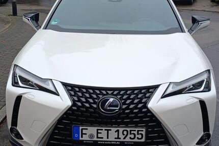 Lexus UX 32.300 km 22.999 &euro; Frankfurt 60439