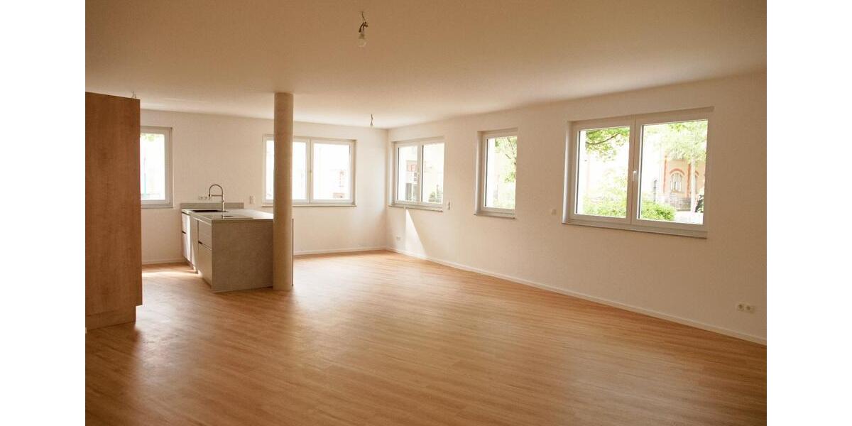 Erdgeschoßwohnung Frankfurt am Main Fechenheim - 2 Zimmer, 82 m&sup2;, 1.400&euro; | Angebot:25129076