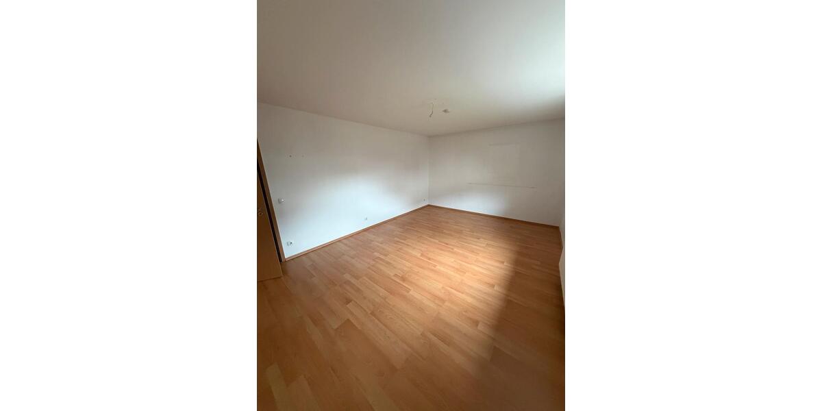 Etagenwohnung Bensheim - 4 Zimmer, 140 m&sup2;, 1.600&euro; | Angebot:26103993