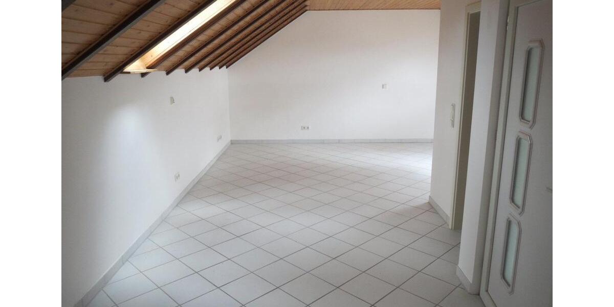 Dachgeschoßwohnung Rödermark - 1 Zimmer, 38 m&sup2;, 460&euro; | Angebot:25442004