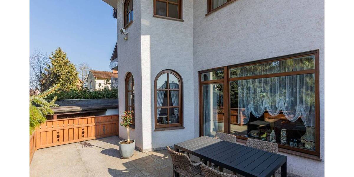 Mehrfamilienhaus, Wohnhaus Bischofsheim - 8 Zimmer, 275 m&sup2;, 850.000&euro; | Angebot:26498821