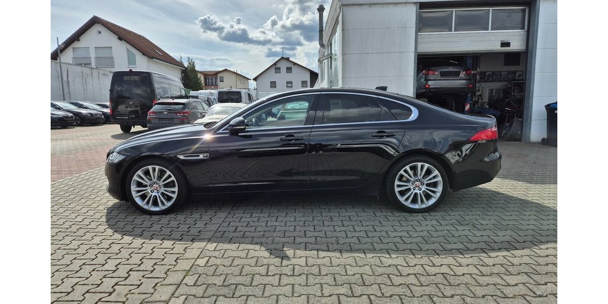Jaguar XF Prestige Leder, GSHD, Navigation, Rückfahrkamer 104.922 km 21.690 &euro; Rodgau 63110