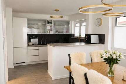 Haus Hochheim am Main - 6 Zimmer, 156 m&sup2;, 3.320&euro; | Angebot:27335275