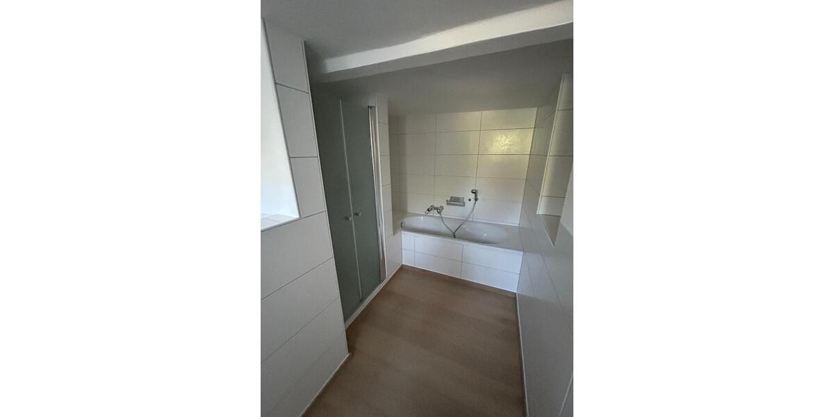 Erdgeschoßwohnung Breuberg - 3 Zimmer, 104 m&sup2;, 1.000&euro; | Angebot:26636097