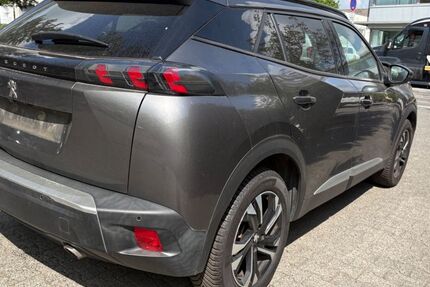 Peugeot 2008 135.497 km 12.257 &euro; Frankfurt am Main 60389