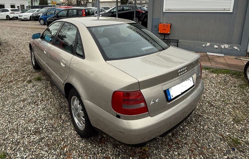 Audi A4 230.000 km 2.115 € Rodgau 63110