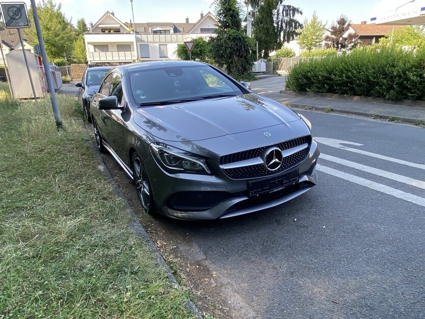 CLA 180 Limousine