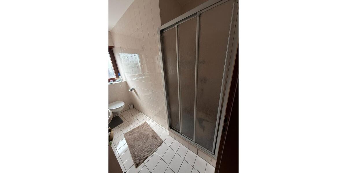 Dachgeschoßwohnung Stockstadt am Rhein - 3 Zimmer, 92 m&sup2;, 1.270&euro; | Angebot:26670903