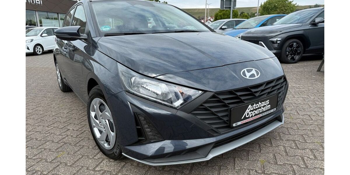 Hyundai i20 7.800 km 18.600 &euro; Oppenheim 55276