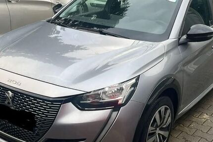 Peugeot 208 15.616 km 14.980 &euro; Rüsselsheim 65428