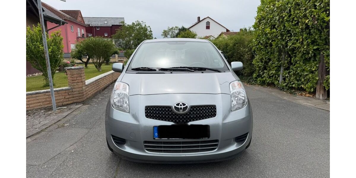 Toyota Yaris 88.000 km 3.750 &euro; Rüsselsheim 65428