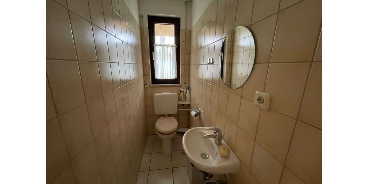 Freistehendes Haus zu vermieten in ruhiger, sonniger Lage mit Garten, Garage, Einfahrt und Terrasse - Einfamilienhaus Reinheim | Angebot:26940935