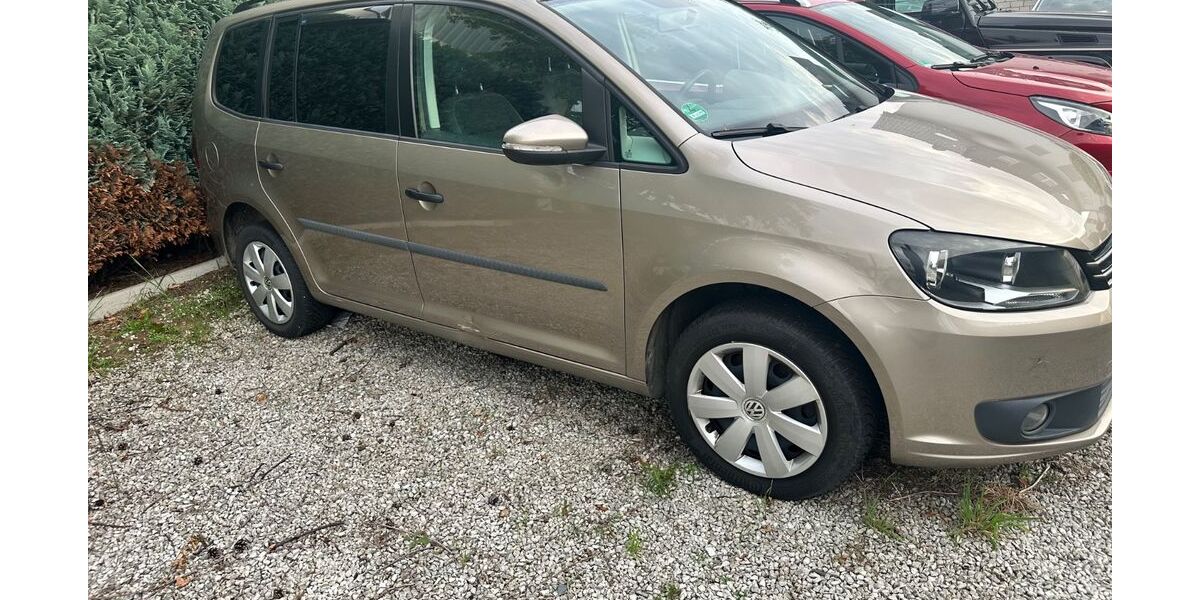 VW Touran 162.928 km 7.990 &euro; Mörfelden-Walldorf 64546
