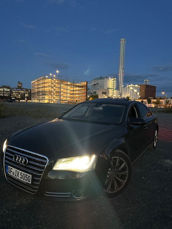 Audi A8 182.000 km 18.700 € Offenbach 63065