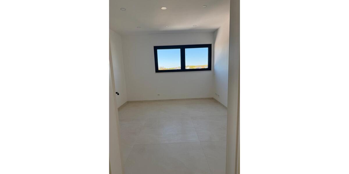 Maisonettenwohnung Nierstein - 5 Zimmer, 121 m&sup2;, 1.950&euro; | Angebot:26405795