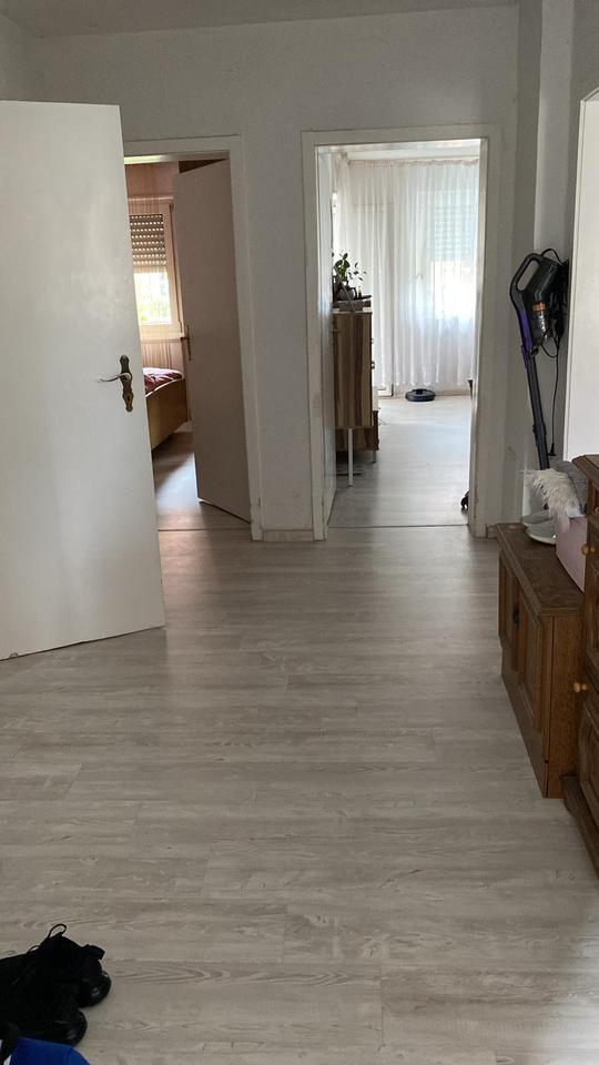 Schöne, zentrale, gut gepflegte drei Zimmer Wohnung in lamperthei