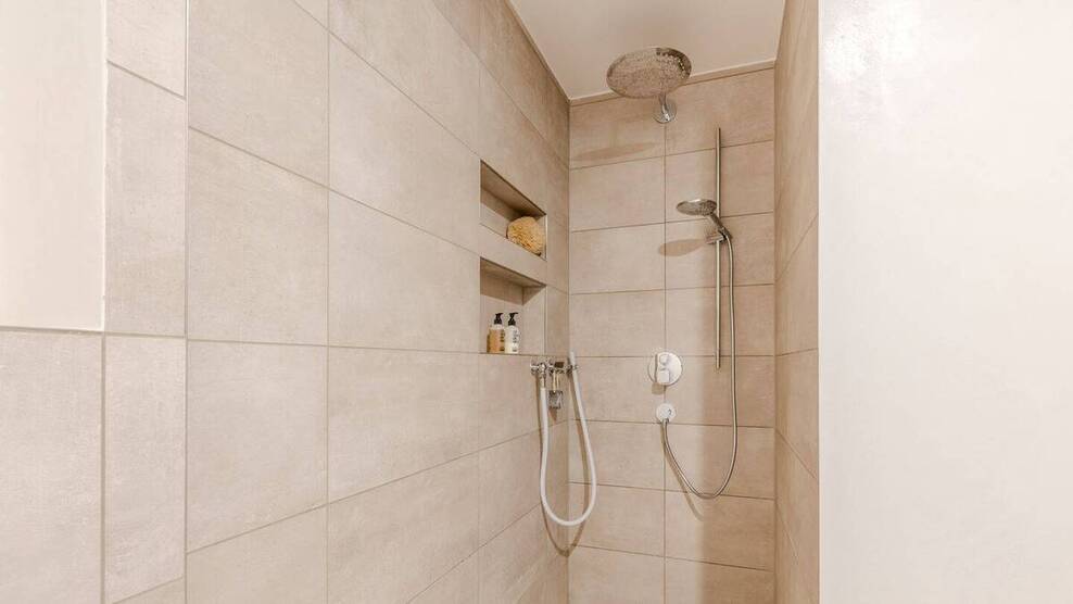 Exklusive Garten-Maisonette-Wohnung. Garten -Top Ausstattung - Garage 3 zimmer