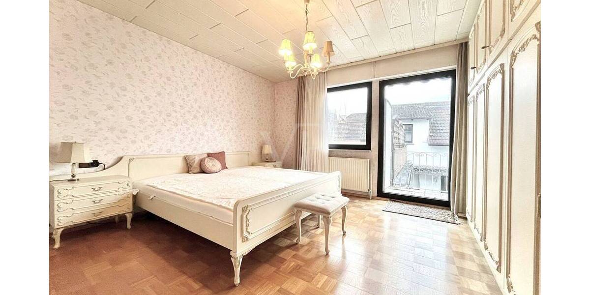 Mehrfamilienhaus, Wohnhaus Kriftel - 8 Zimmer, 215 m&sup2;, 720.000&euro; | Angebot:26160420