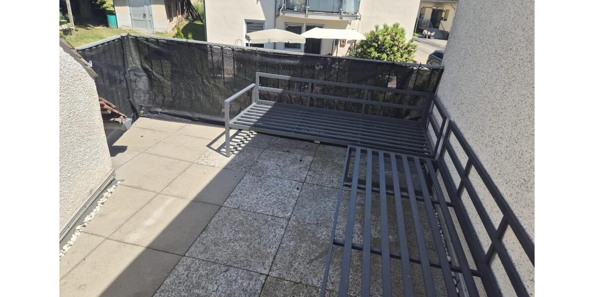 Etagenwohnung Hofheim am Taunus - 4 Zimmer, 120 m&sup2;, 1.200&euro; | Angebot:26689682
