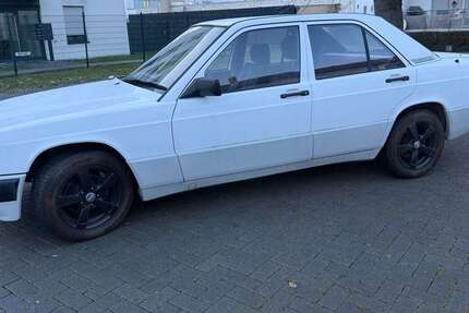 Mercedes-Benz 190 76.000 km 9.999 &euro; Hochheim am Main 65239