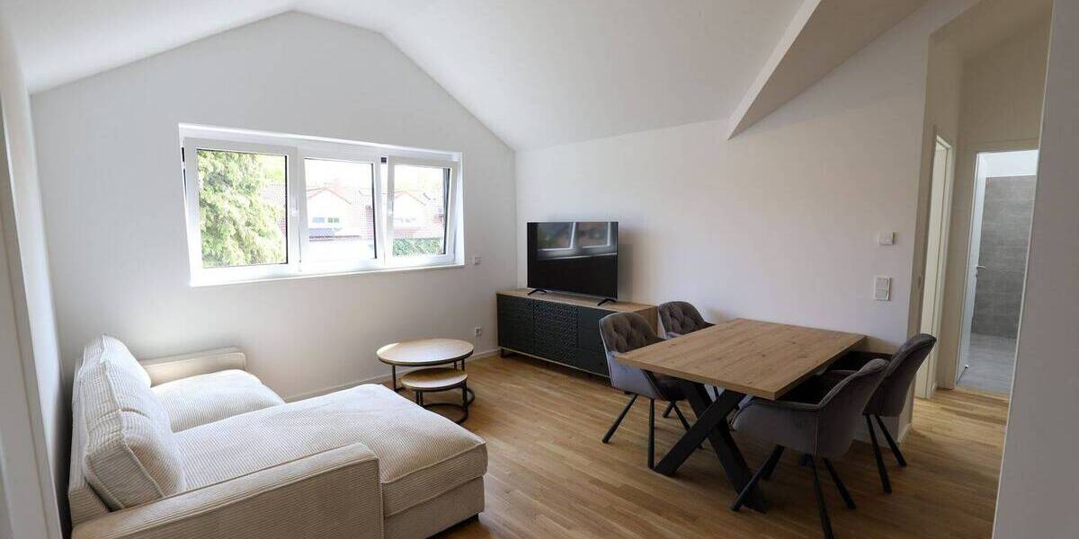 ** Feldrandlage** Vollmöblierte Dachgeschoss-Wohnung mit Einbauküche 3 zimmer