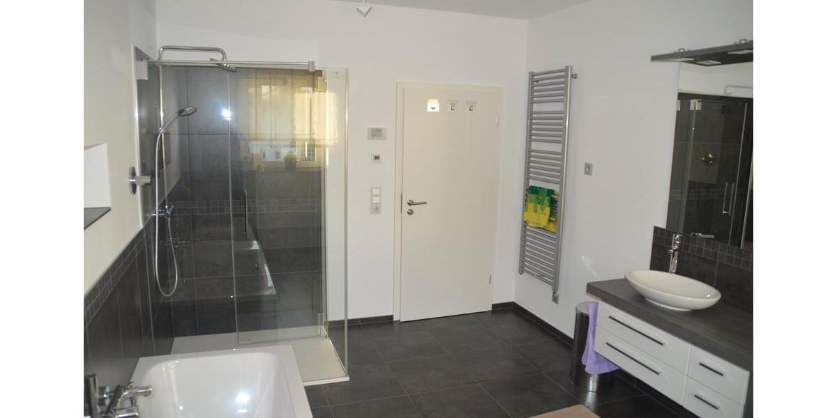 Etagenwohnung Offenbach am Main Hafen - 2 Zimmer, 86 m&sup2;, 1.650&euro; | Angebot:26496332