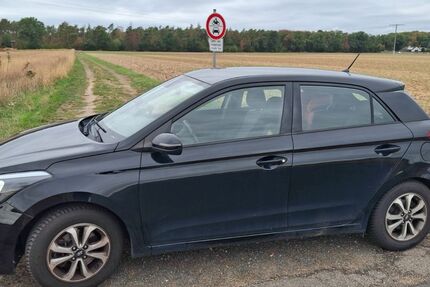 Hyundai i20 97.993 km 10.500 &euro; Obertshausen 63179