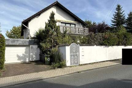 Freistehendes Einfamilienhaus mit großem Garten in Dietzenbach - viel Platz für Ihre Ideen! 7 zimmer