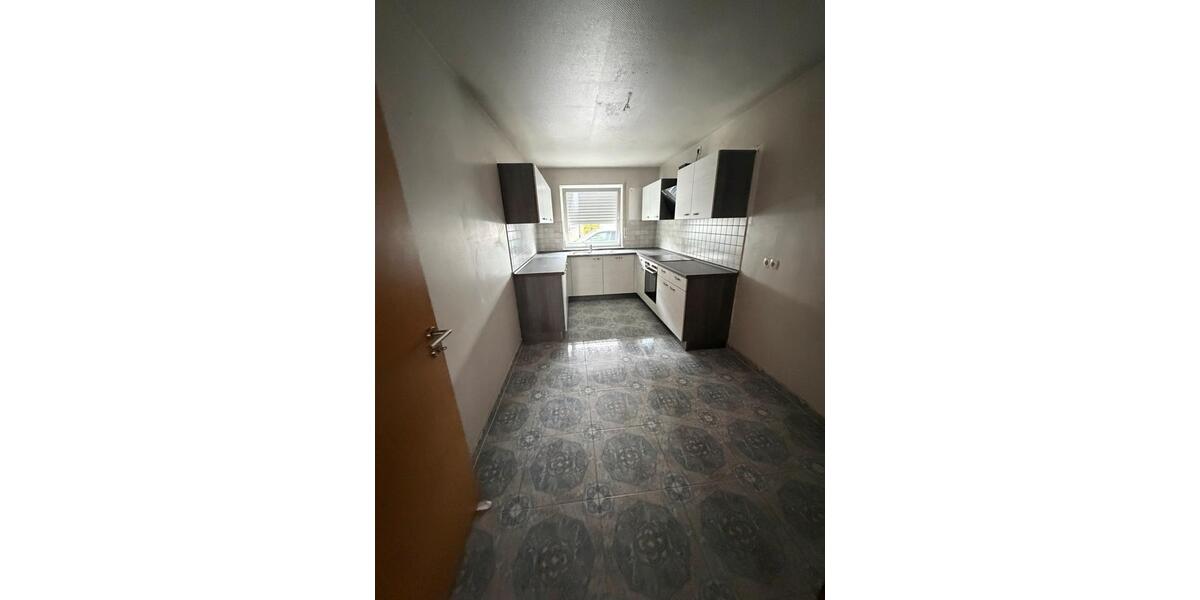 Etagenwohnung Bensheim - 4 Zimmer, 140 m&sup2;, 1.600&euro; | Angebot:26103993