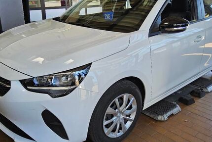 Opel Corsa 9.990 km 11.880 &euro; Ober-Ramstadt 64372