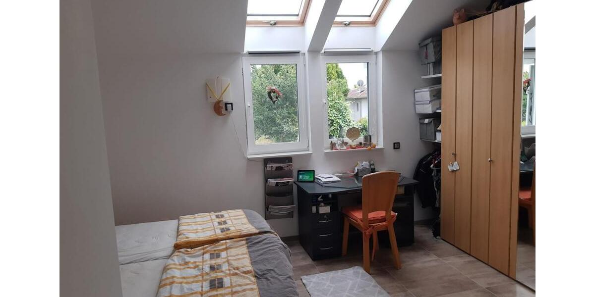 Sehr schöne Doppelhaus- Hälfte mit Wintergarten 6 zimmer