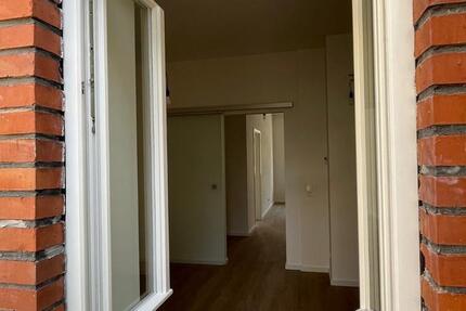 Altbau zentral 90 m² - EG + Garten - Erstbezug nach Sanierung
